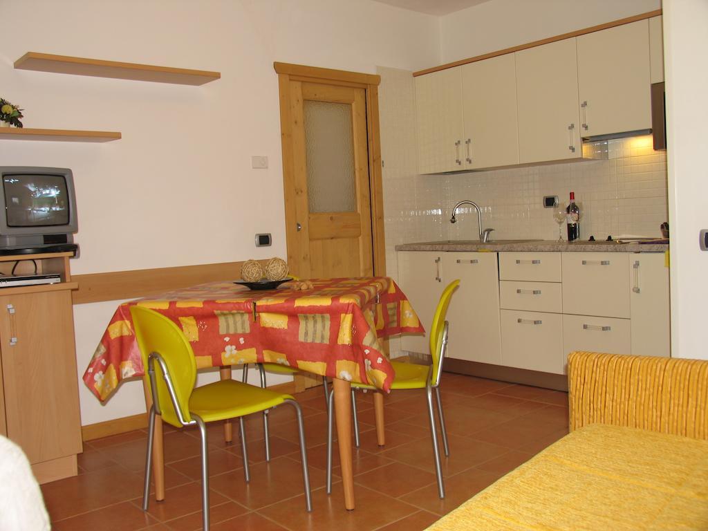 Art Apartments Casa Napell Livigno Room photo